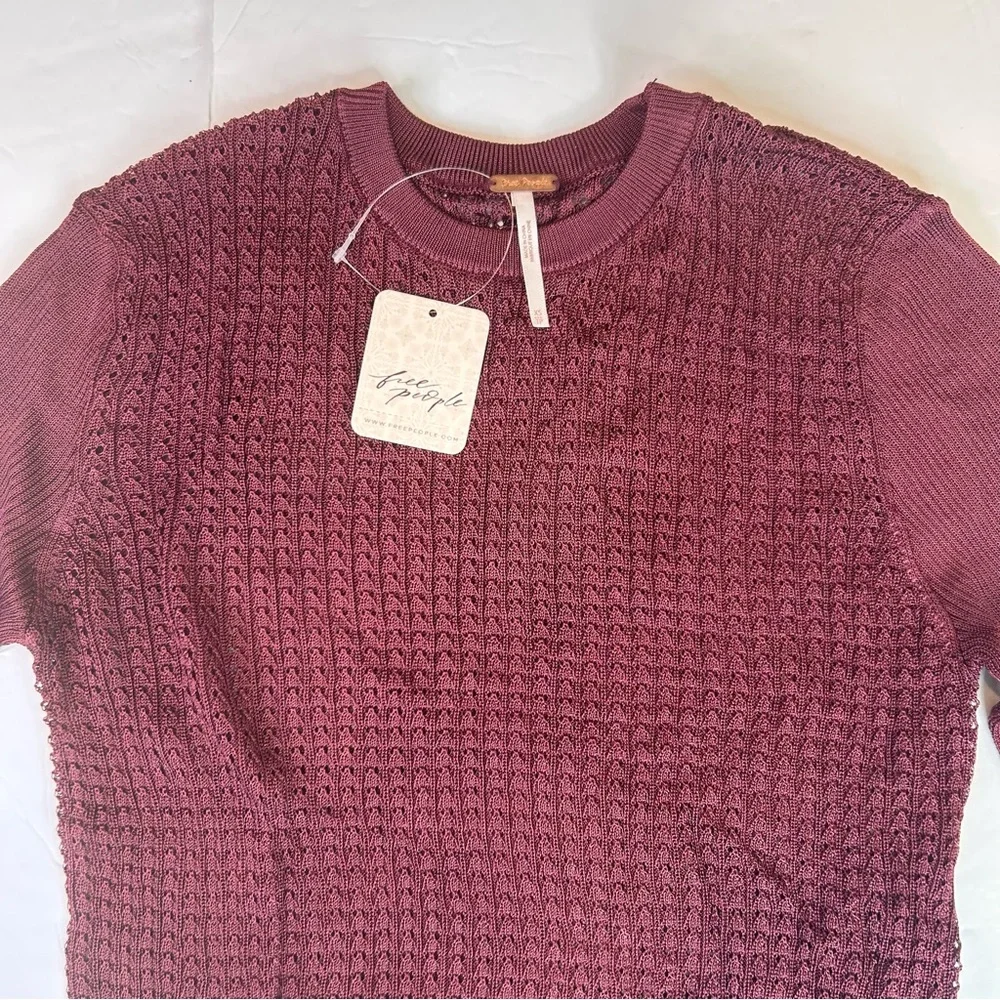 NWT FREE PEOPLE H20 CREW NECK PULLOVER  SWEATER TOP RAW GARNET. XS